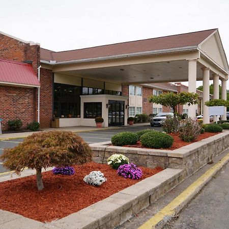 Rodeway Inn & Suites East Windsor Екстер'єр фото