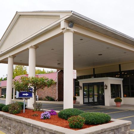 Rodeway Inn & Suites East Windsor Екстер'єр фото
