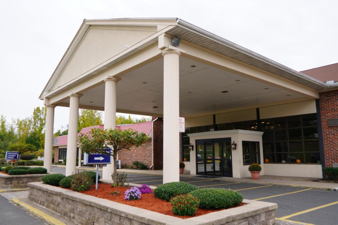 Rodeway Inn & Suites East Windsor Екстер'єр фото