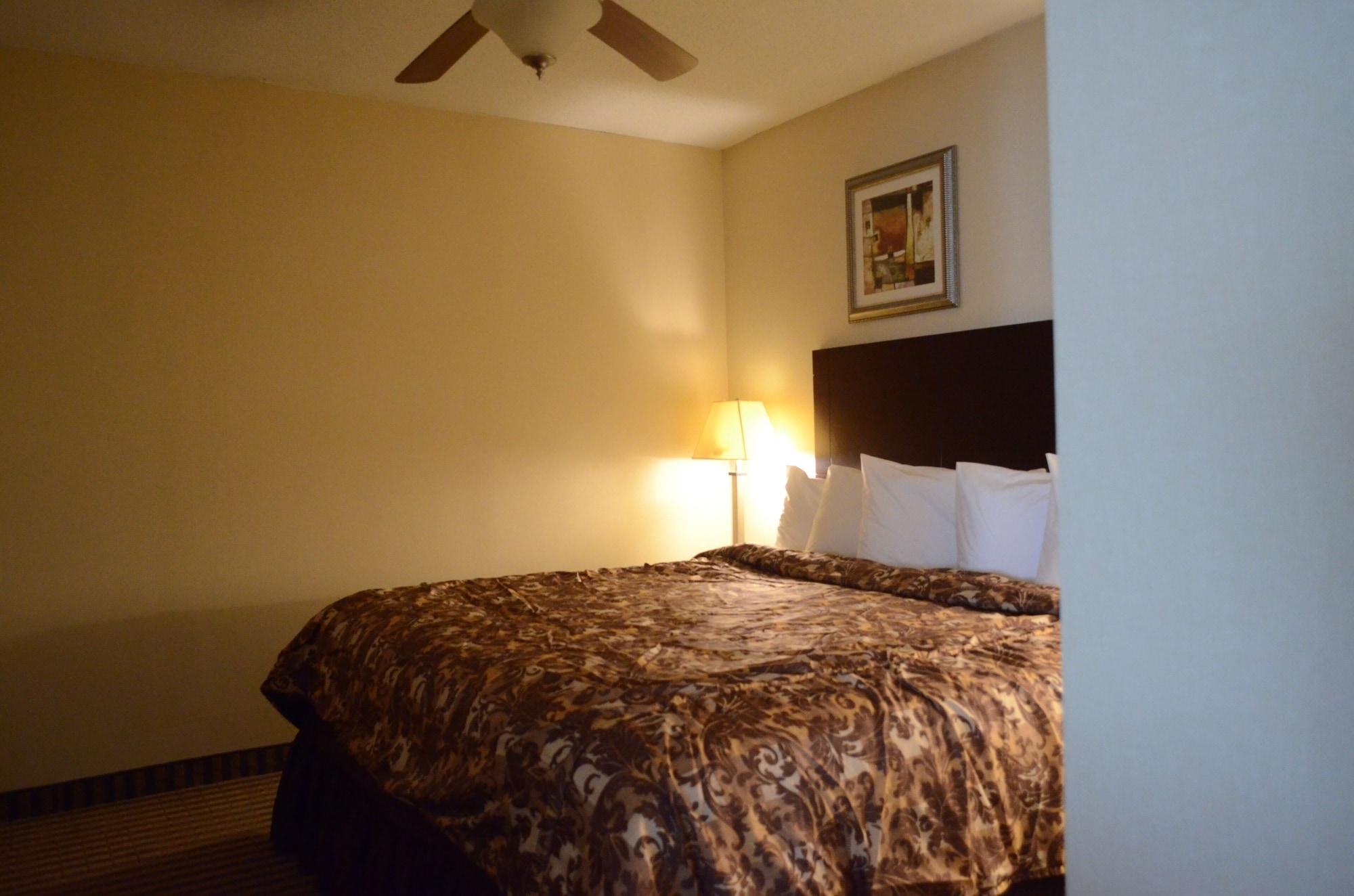 Rodeway Inn & Suites East Windsor Екстер'єр фото