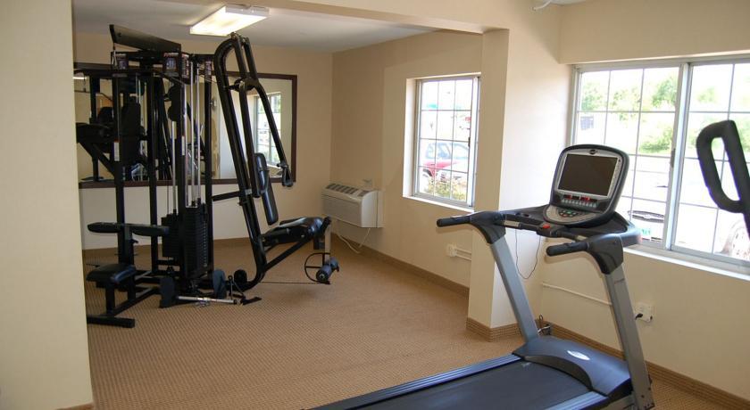 Rodeway Inn & Suites East Windsor Екстер'єр фото