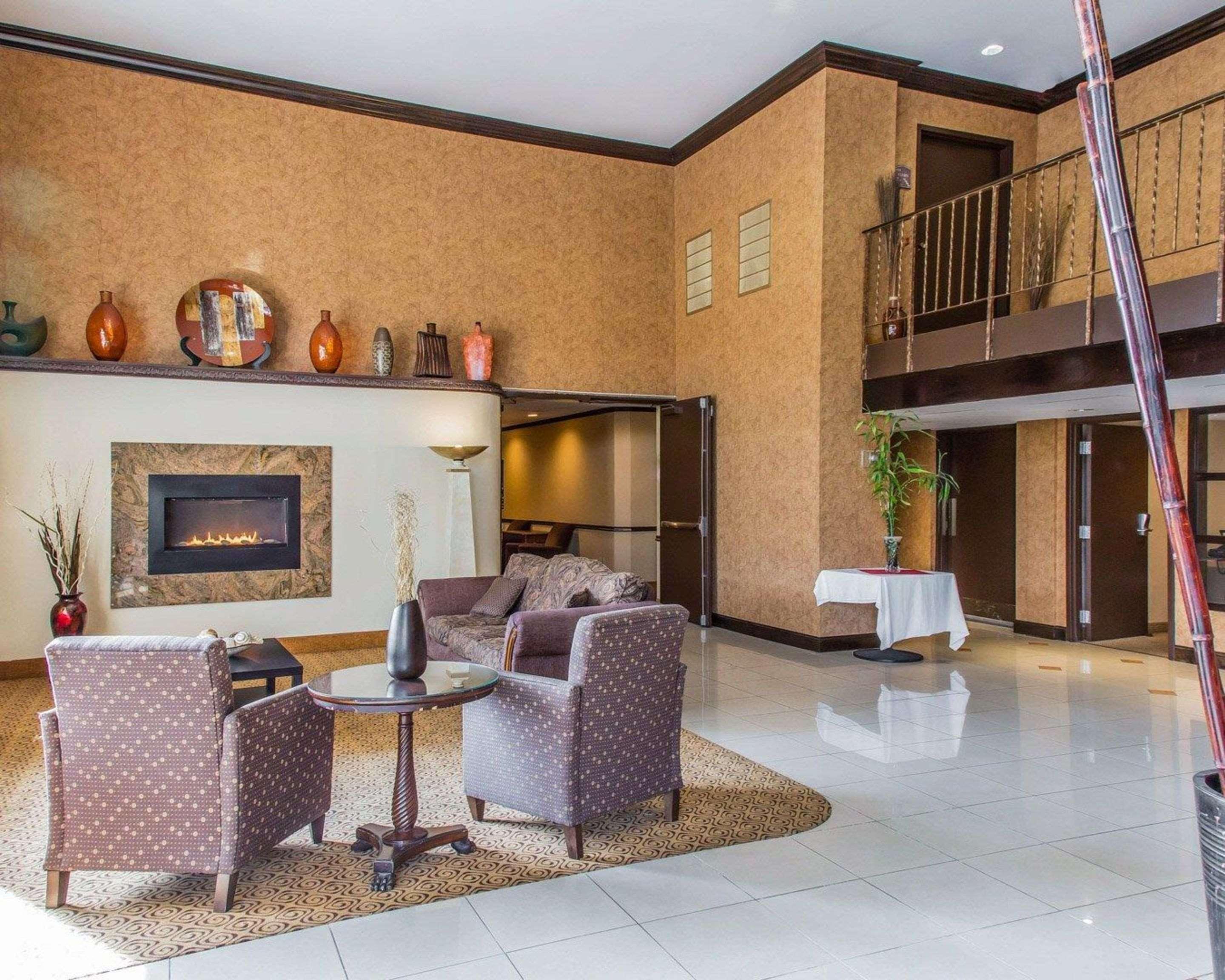 Rodeway Inn & Suites East Windsor Екстер'єр фото
